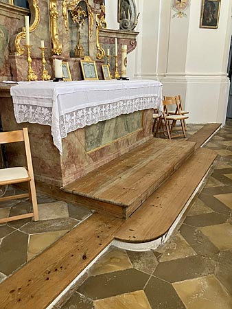 Altarstufen in St. Leonhard Altarstufen in St. Leonhard